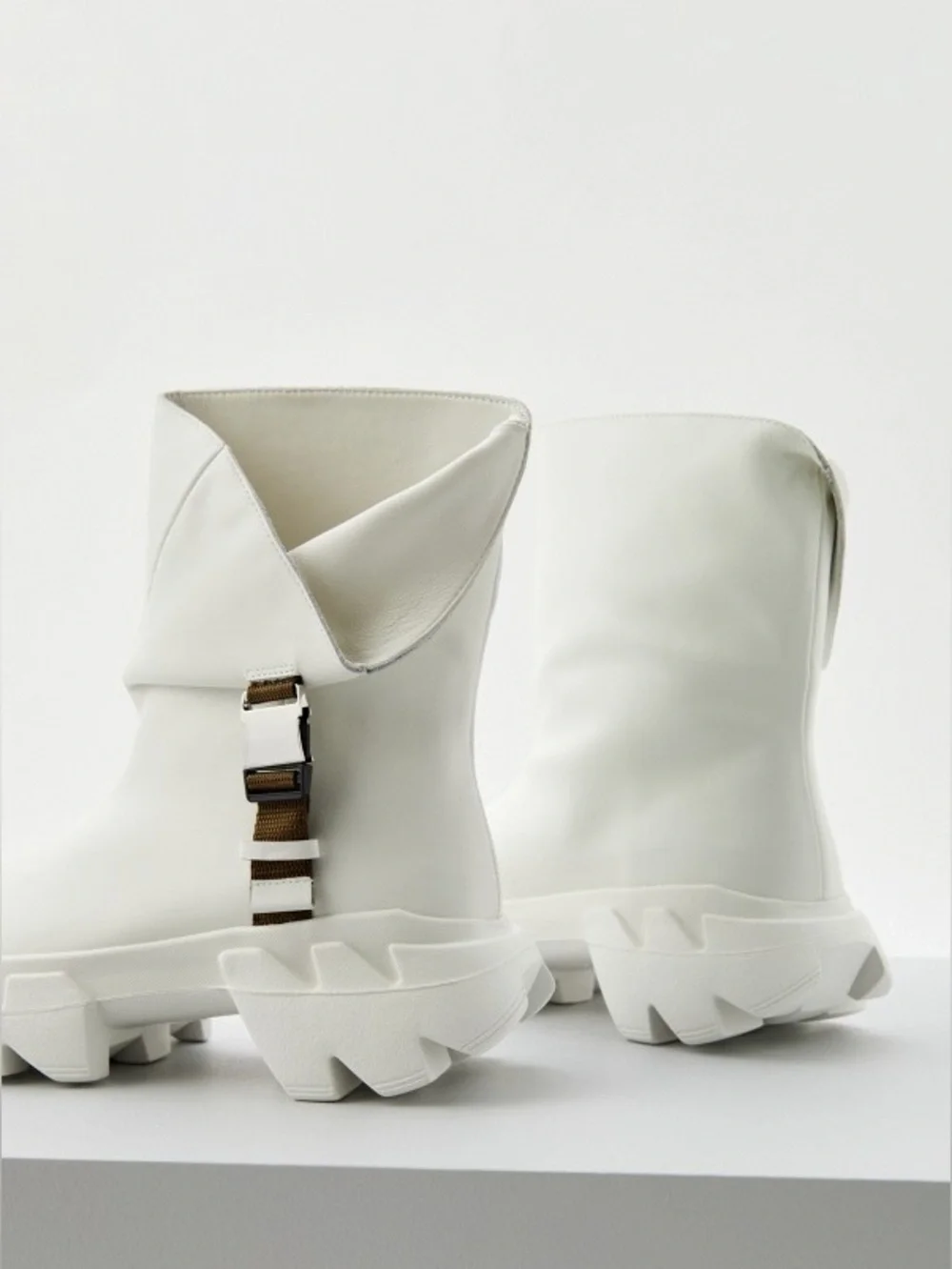 4CCCCEES White Leather Chunky Platform Ankle Boots Fold Over Buckle Women’s